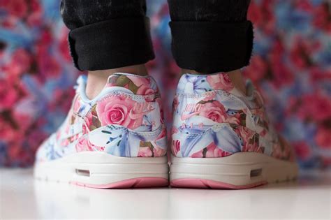 nike schoenen met bloemenprint|Bloemenprint online .